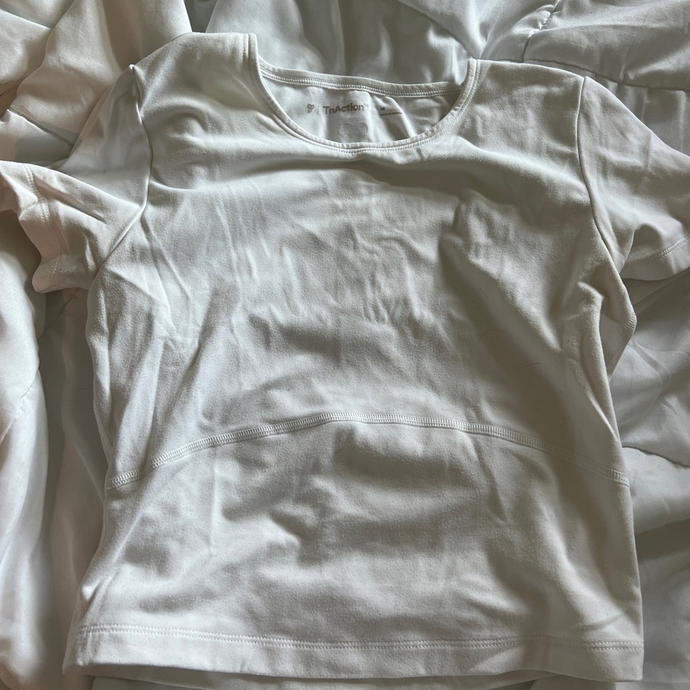 Aritzia short sleeve seamless workout top